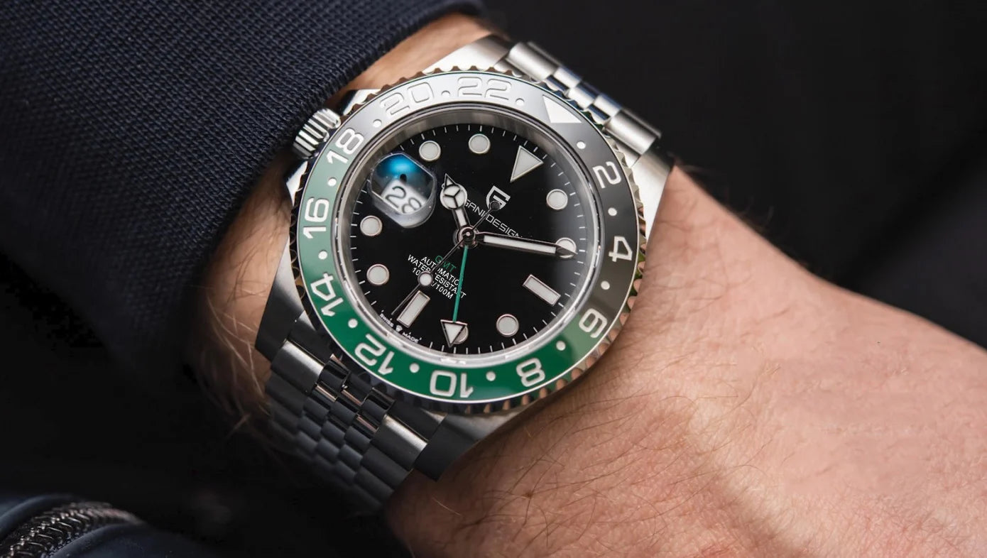 Black / Green Bezel