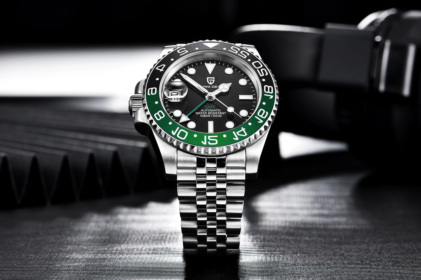 Black / Green Bezel